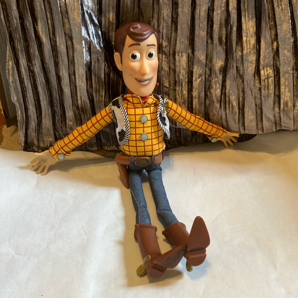 Woody Disney Toy Story Pull String Woody 15 inch Talking Action Figure - No Hat